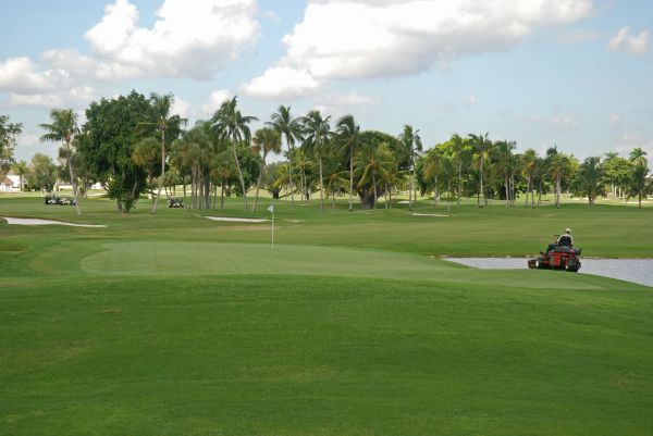 Cost of Golf Course Maintenance in Kent